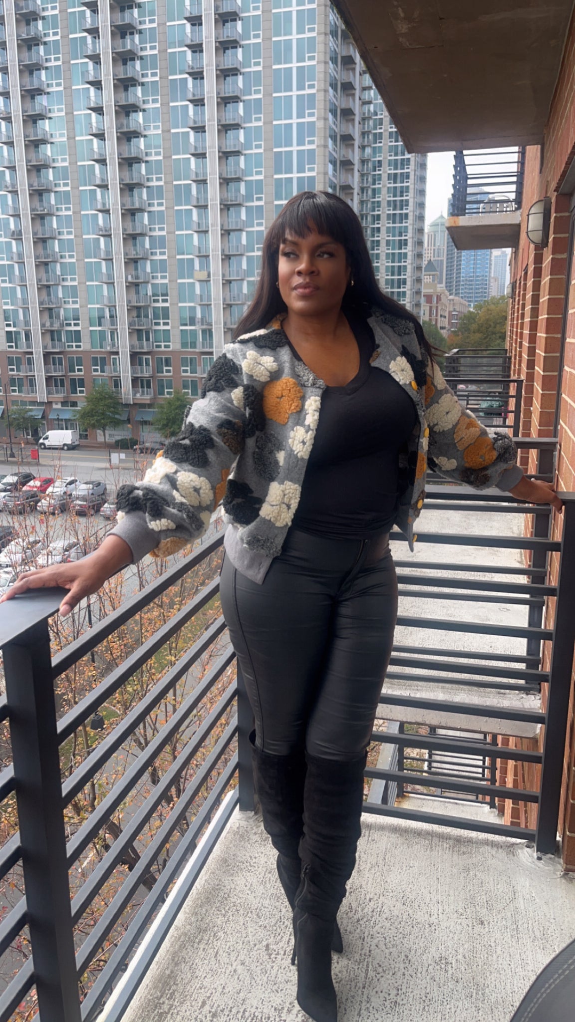Striking Sweater-Gray & Black